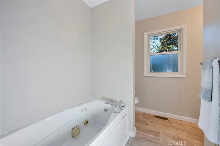 1375 N Main Street, Lakeport, California 95453