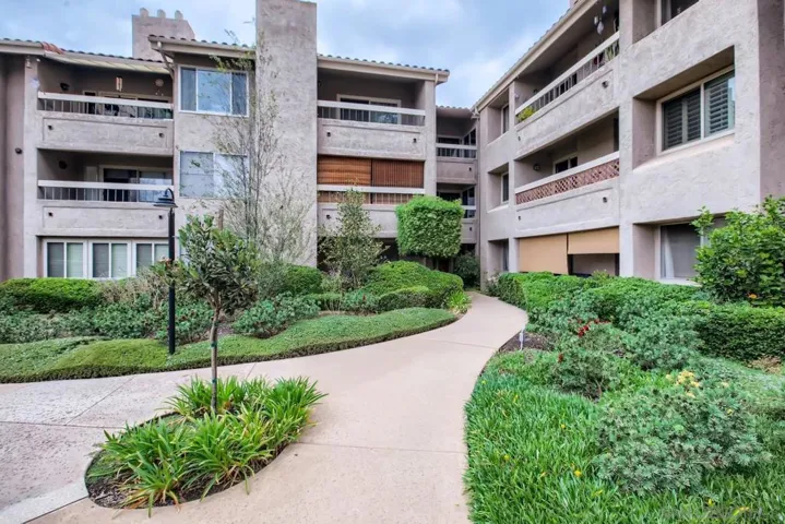 10250 Caminito Cuervo 3, San Diego, California 92108