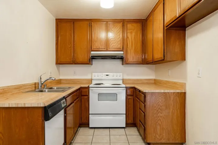 7374 Tooma Street 213, San Diego, California 92139