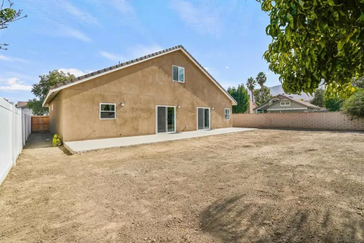 32505 Oak Knoll Drive, Lake Elsinore, California 92530