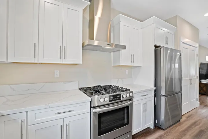 32505 Oak Knoll Drive, Lake Elsinore, California 92530
