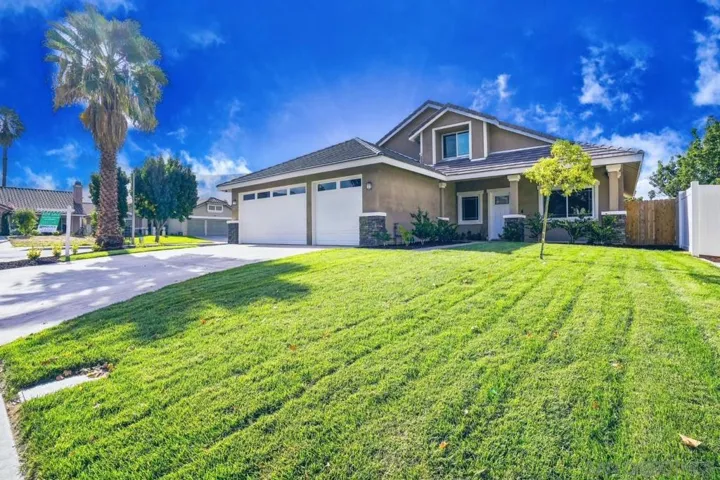 32505 Oak Knoll Drive, Lake Elsinore, California 92530
