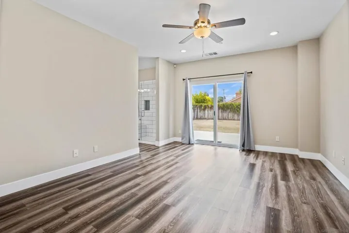 32505 Oak Knoll Drive, Lake Elsinore, California 92530