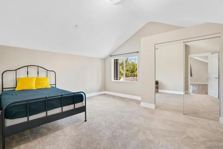 32505 Oak Knoll Drive, Lake Elsinore, California 92530