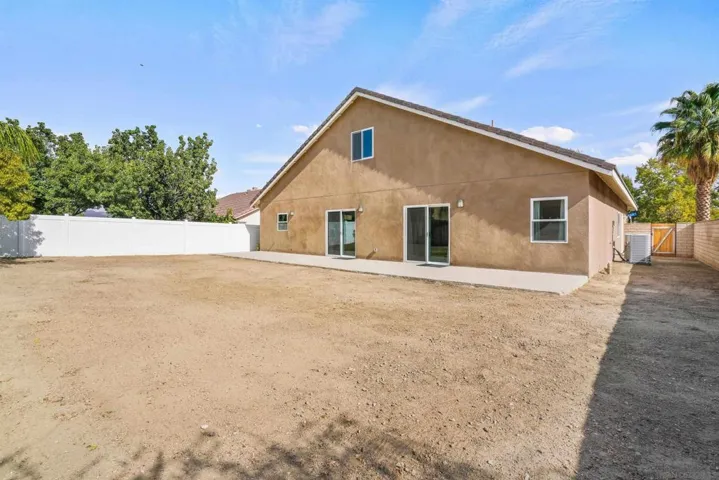 32505 Oak Knoll Drive, Lake Elsinore, California 92530