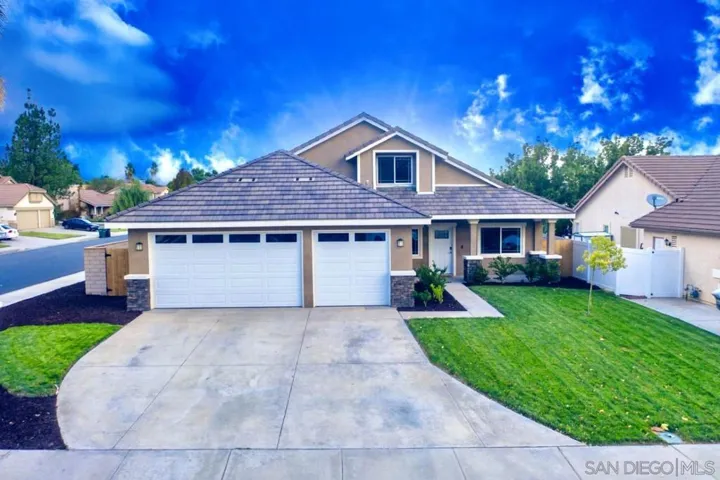 32505 Oak Knoll Drive, Lake Elsinore, California 92530