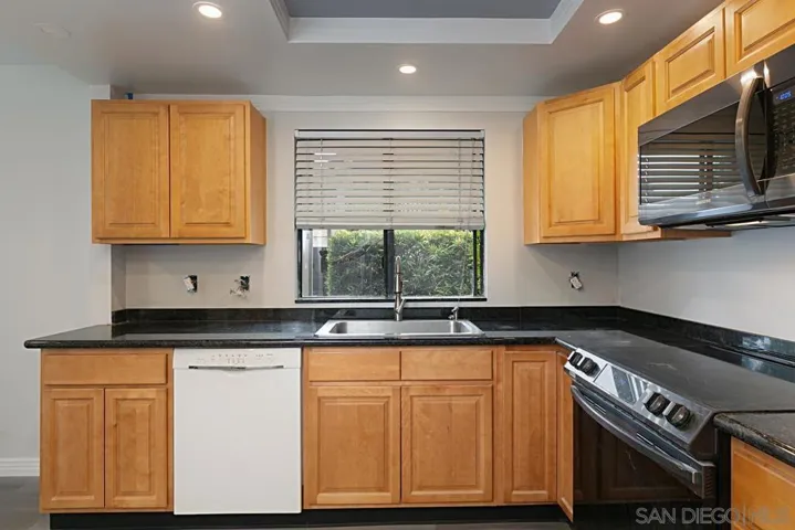8354 Via Sonoma A, La Jolla, California 92037