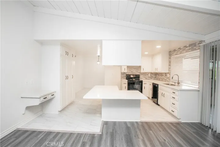 329 N Barranca Avenue, Glendora, California 91741