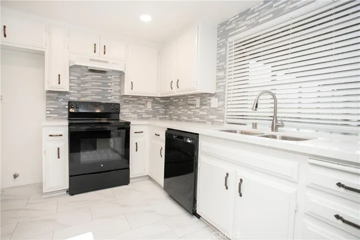 329 N Barranca Avenue, Glendora, California 91741