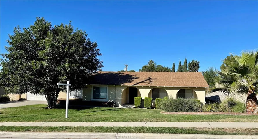 329 N Barranca Avenue, Glendora, California 91741