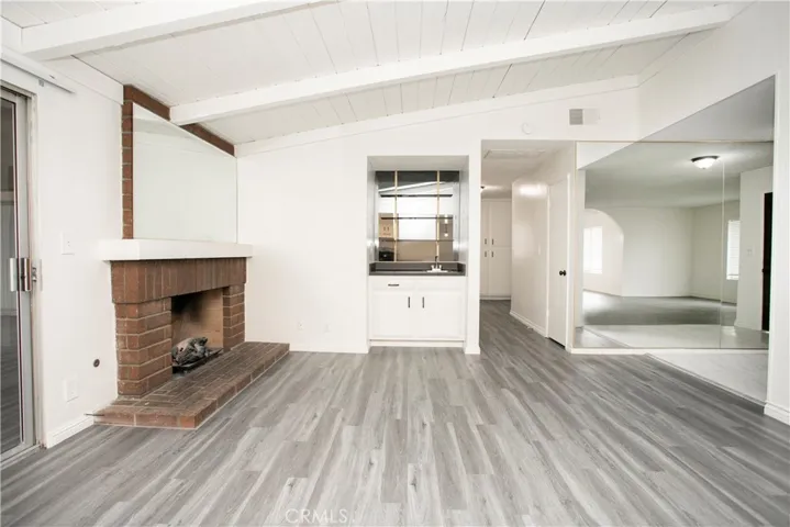 329 N Barranca Avenue, Glendora, California 91741