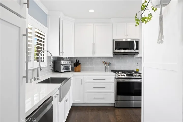2220 Raleigh Avenue, Costa Mesa, California 92627