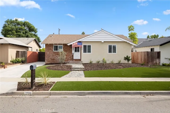 2220 Raleigh Avenue, Costa Mesa, California 92627