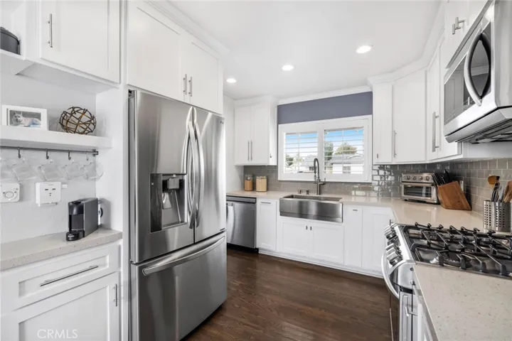 2220 Raleigh Avenue, Costa Mesa, California 92627