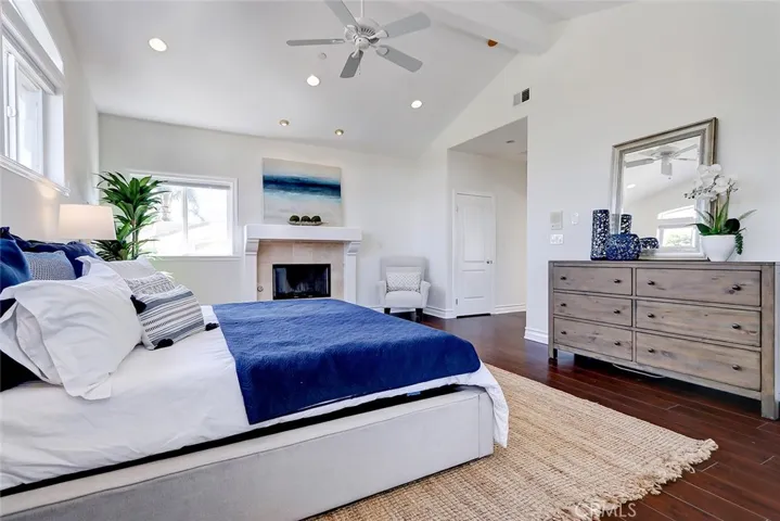 1708 Huntington Lane A, Redondo Beach, California 90278