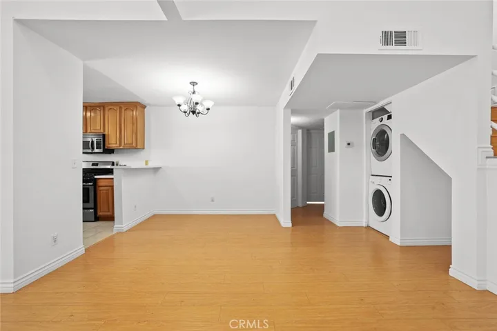 1527 9 Th Street #303, Santa Monica, California 90401