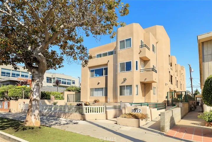 1527 9 Th Street #303, Santa Monica, California 90401