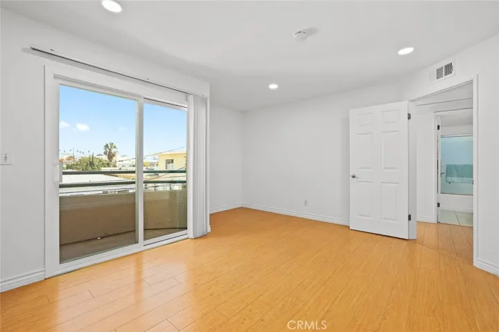 1527 9 Th Street #303, Santa Monica, California 90401
