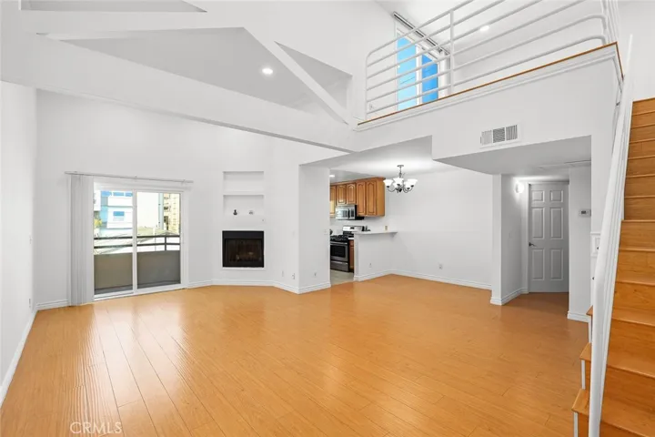 1527 9 Th Street #303, Santa Monica, California 90401
