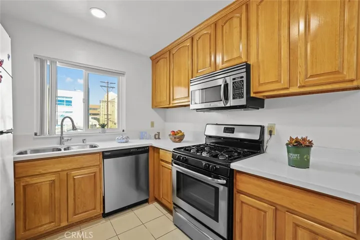 1527 9 Th Street #303, Santa Monica, California 90401