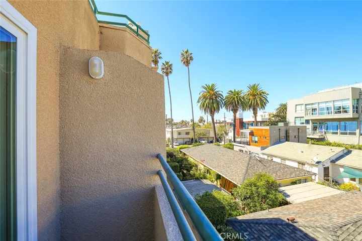 1527 9 Th Street #303, Santa Monica, California 90401