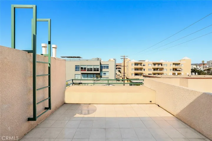 1527 9 Th Street #303, Santa Monica, California 90401
