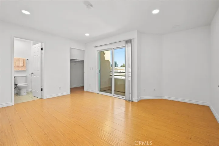 1527 9 Th Street #303, Santa Monica, California 90401