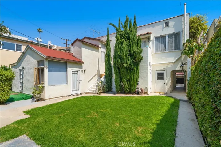 917 Lincoln Boulevard, Santa Monica, California 90403