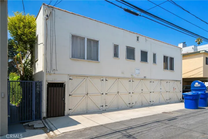917 Lincoln Boulevard, Santa Monica, California 90403