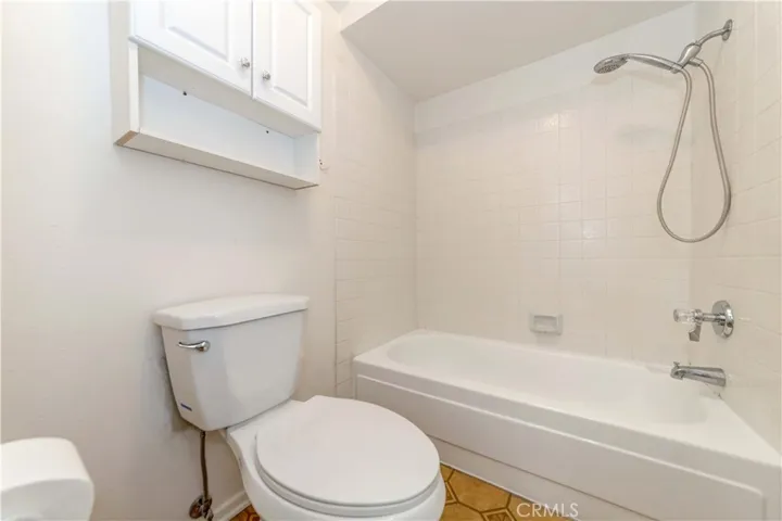 Bath area of larger bedroom