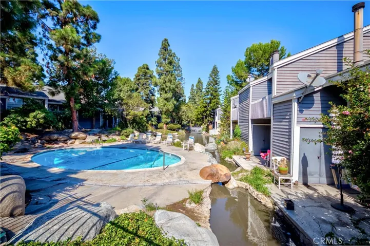 Community pool