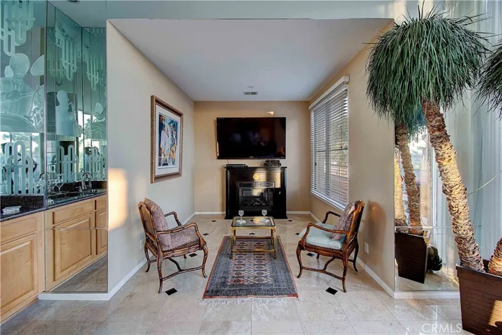 Wet bar and TV area