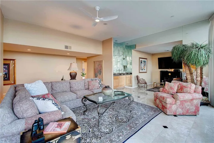 850 E Ocean Boulevard L1, Long Beach, California 90802