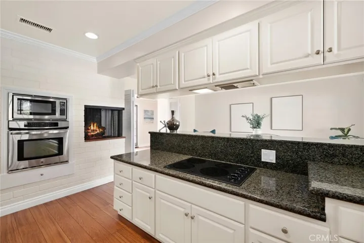 1112 Cambridge Lane, Newport Beach, California 92660