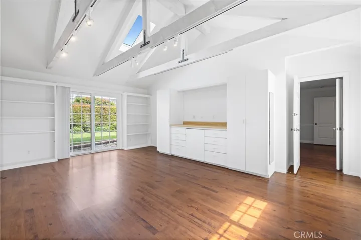 1112 Cambridge Lane, Newport Beach, California 92660