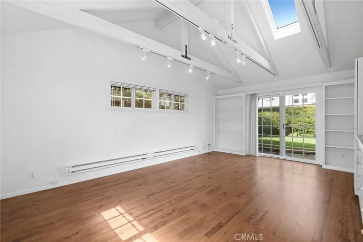1112 Cambridge Lane, Newport Beach, California 92660