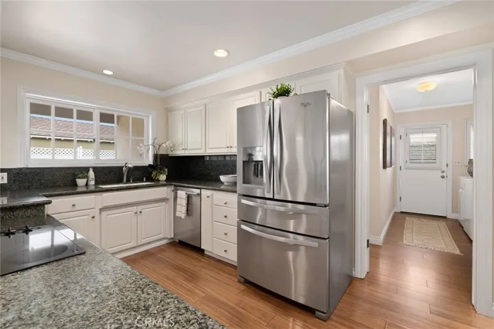 1112 Cambridge Lane, Newport Beach, California 92660