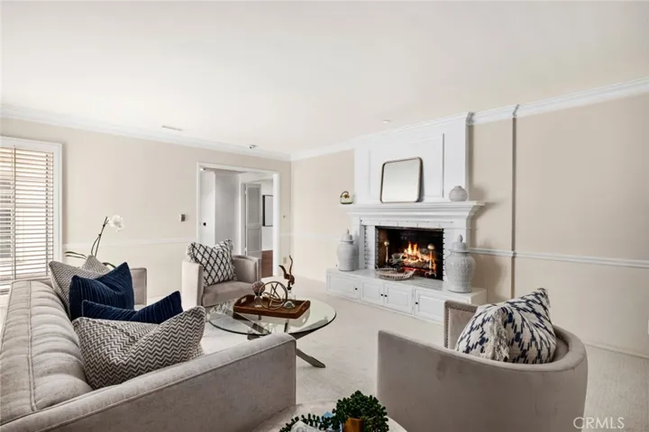 1112 Cambridge Lane, Newport Beach, California 92660