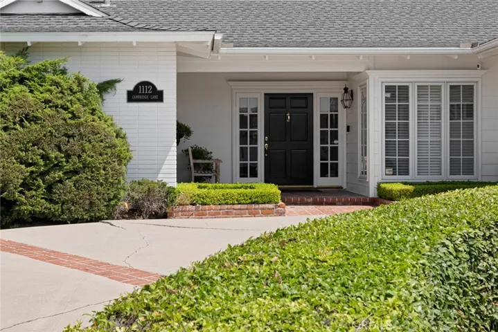 1112 Cambridge Lane, Newport Beach, California 92660