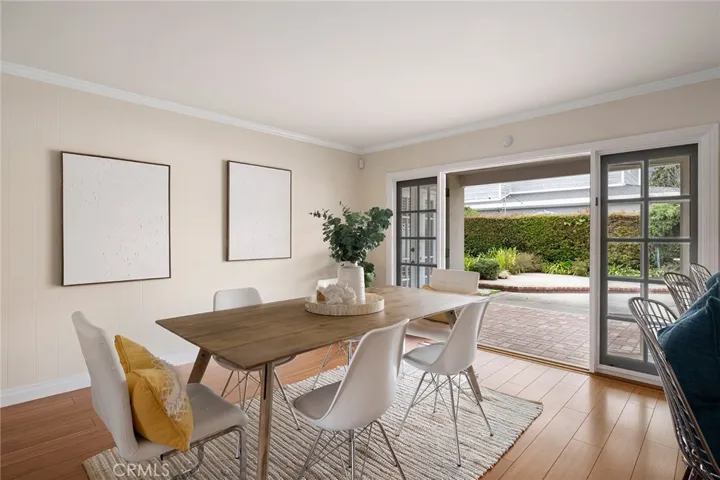 1112 Cambridge Lane, Newport Beach, California 92660