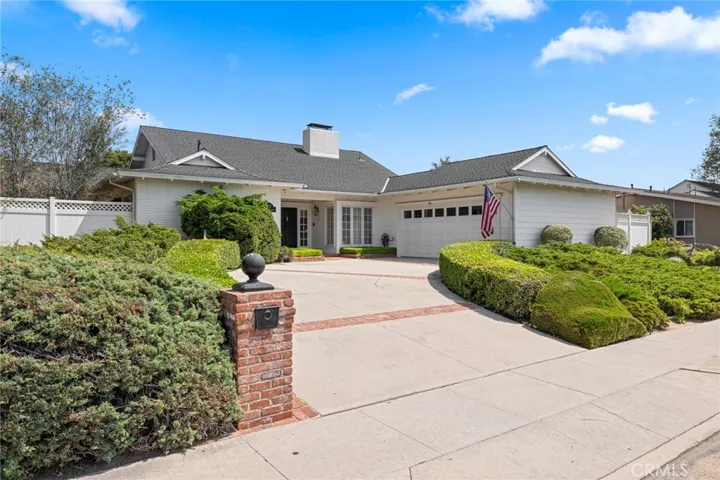 1112 Cambridge Lane, Newport Beach, California 92660