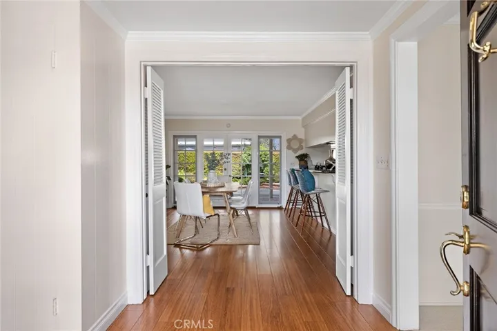 1112 Cambridge Lane, Newport Beach, California 92660