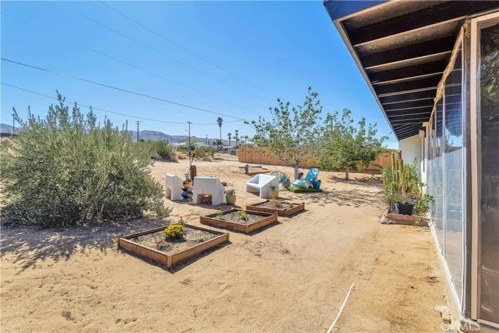61593 Granada Drive, Joshua Tree, California 92252