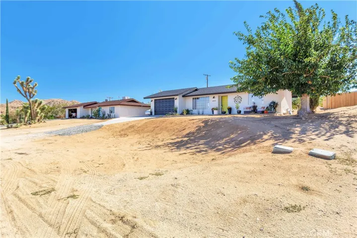 61593 Granada Drive, Joshua Tree, California 92252