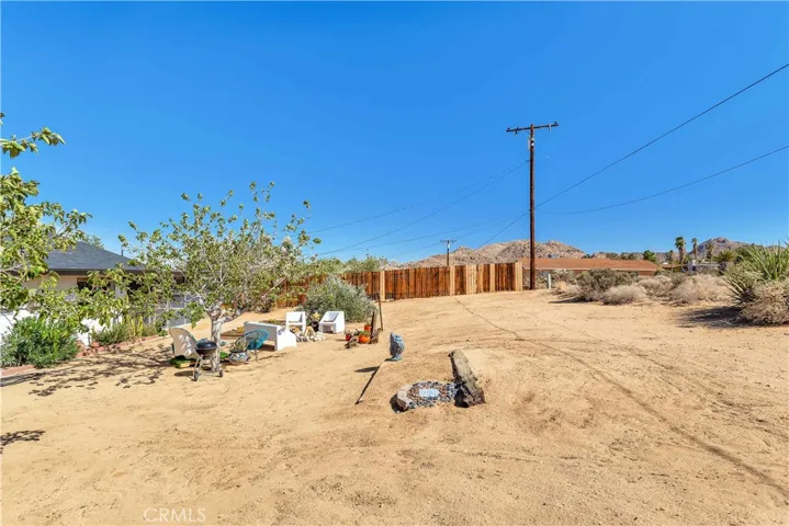 61593 Granada Drive, Joshua Tree, California 92252