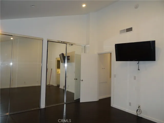 5720 Owensmouth Avenue 152, Woodland Hills, California 91367
