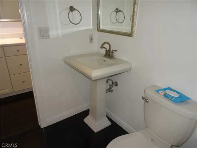 5720 Owensmouth Avenue 152, Woodland Hills, California 91367