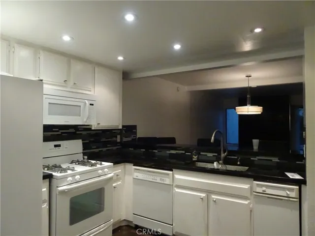 5720 Owensmouth Avenue 152, Woodland Hills, California 91367