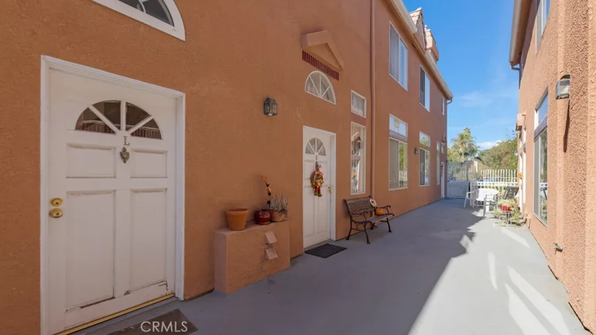 7267 Corbin Avenue L, Canoga Park, California 91306