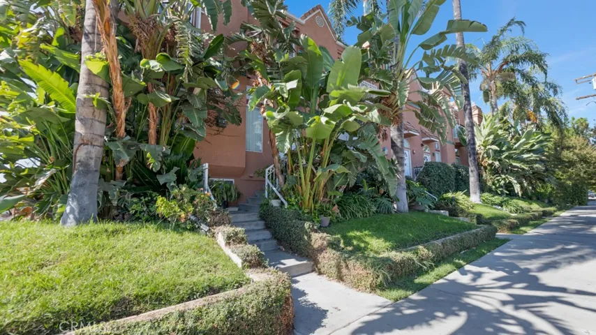 7267 Corbin Avenue L, Canoga Park, California 91306
